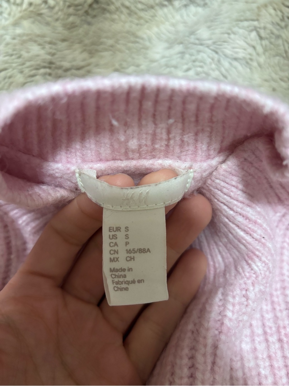 Small Pink Sweater - Picture 3 of 4